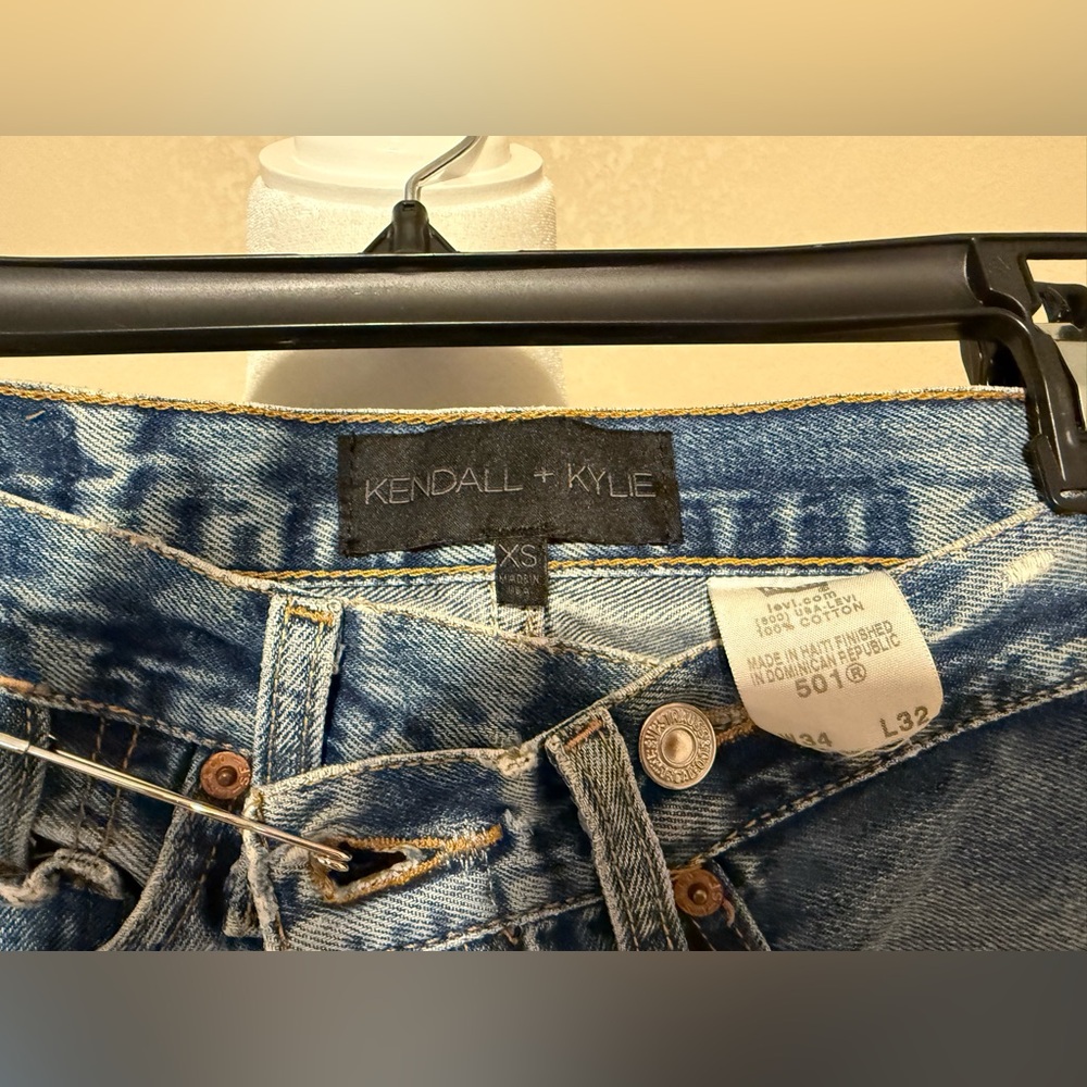 Kendall & Kylie distressed Levi’s 501 jeans
